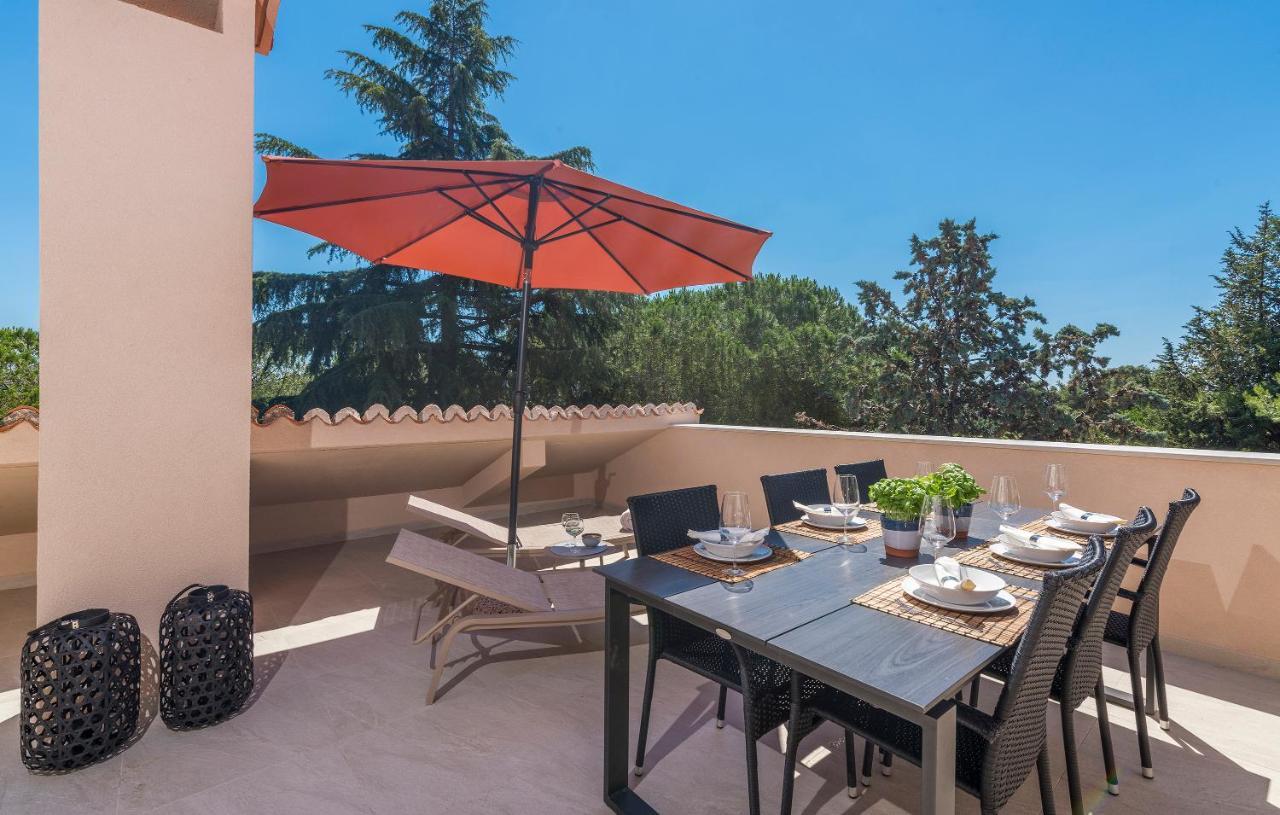 Just Renovated Stylish 2 Bedrooms Apartment Only A Few Steps From The Beach! Novigrad  Bagian luar foto